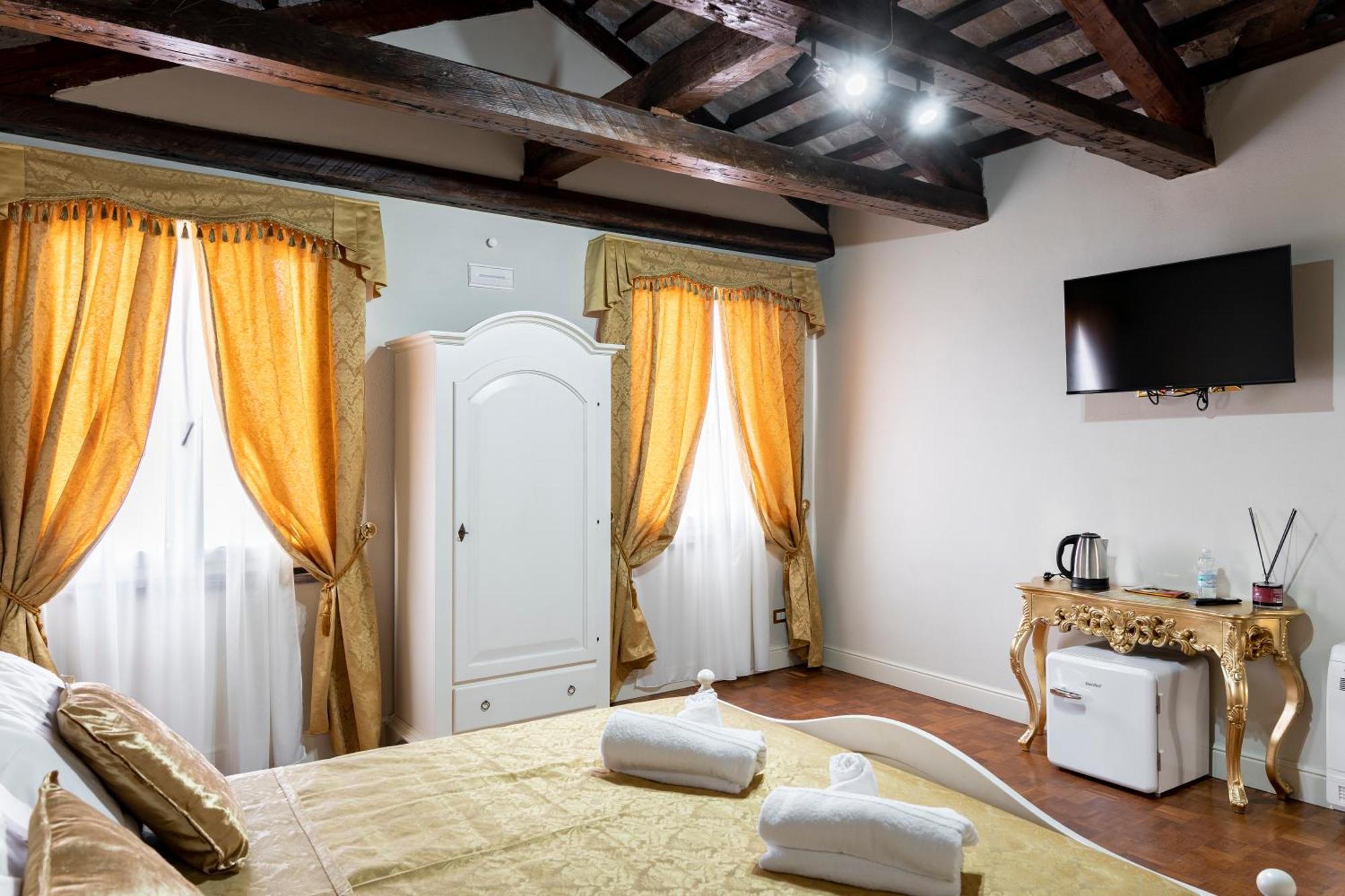 Palazzo Titti Rialto Suites Wenecja Zewnętrze zdjęcie