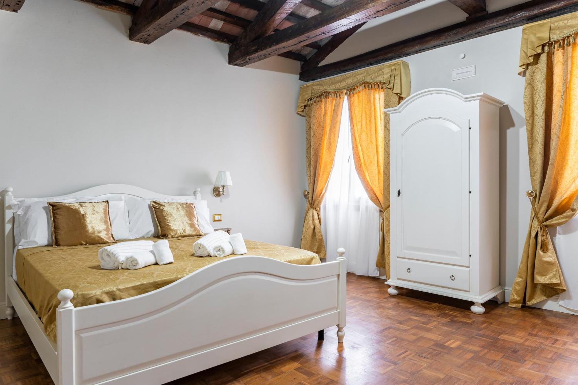 Palazzo Titti Rialto Suites Wenecja Zewnętrze zdjęcie