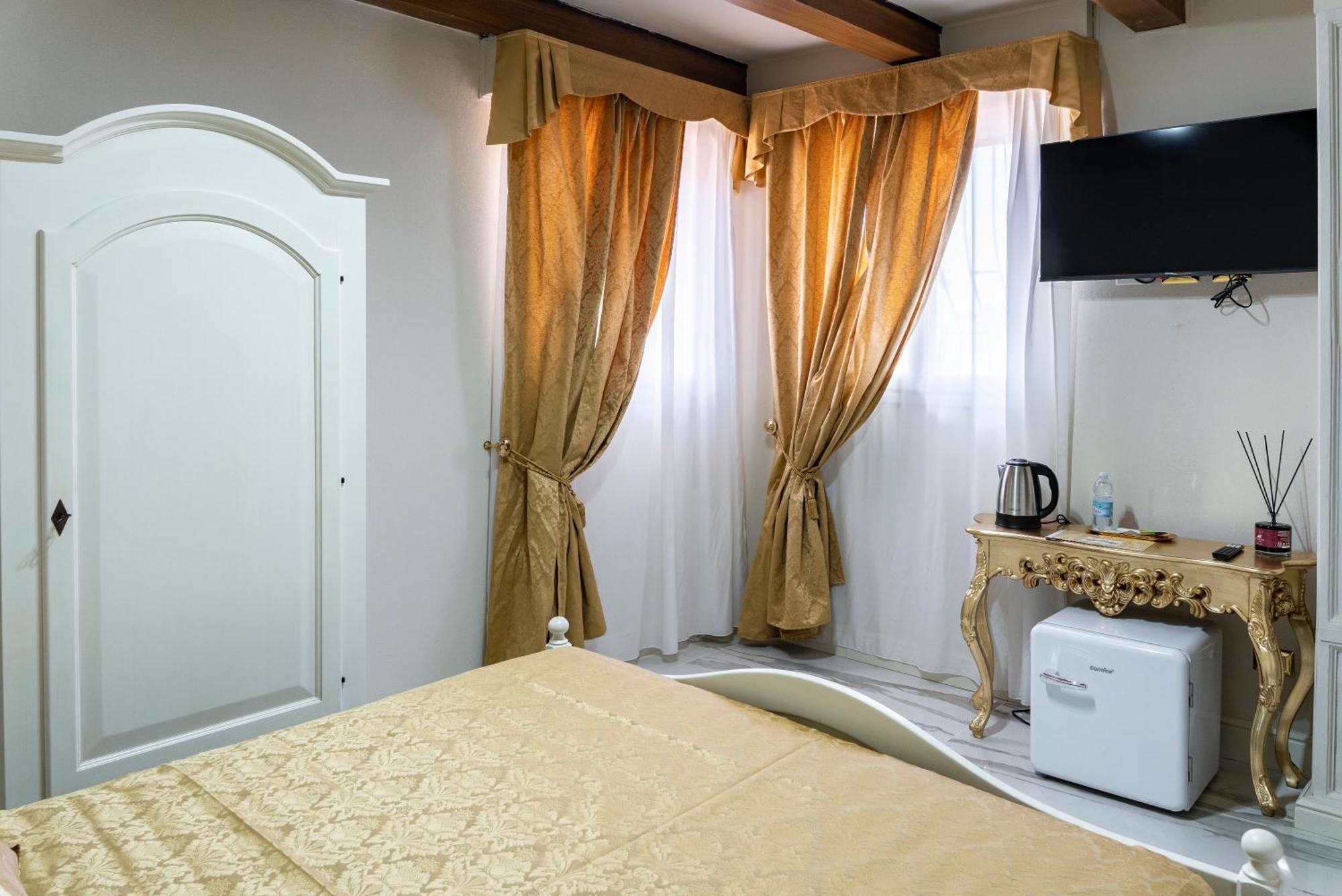 Palazzo Titti Rialto Suites Wenecja Zewnętrze zdjęcie