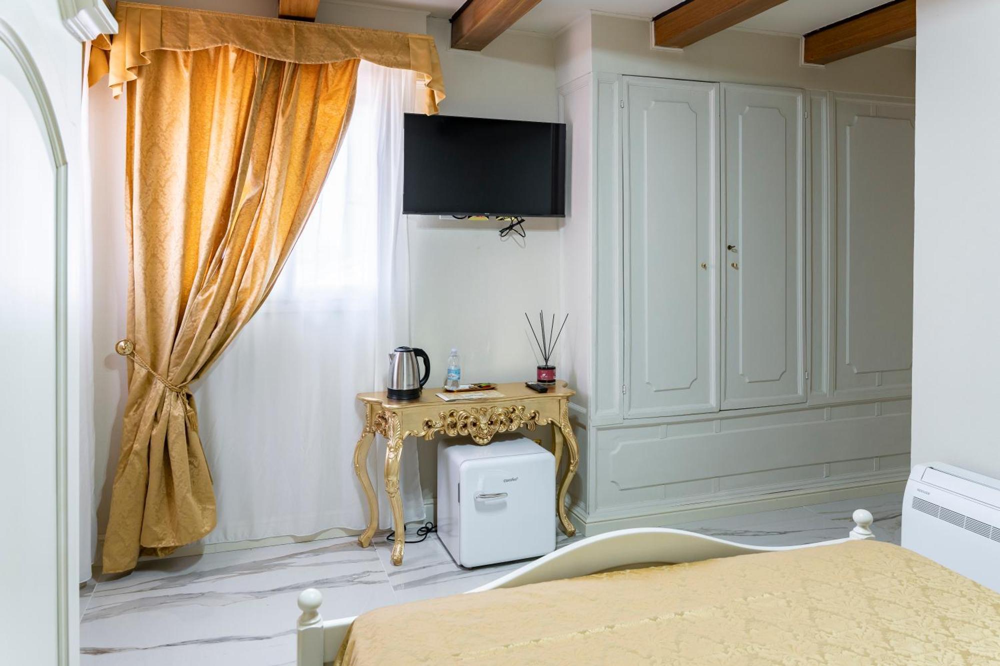 Palazzo Titti Rialto Suites Wenecja Zewnętrze zdjęcie