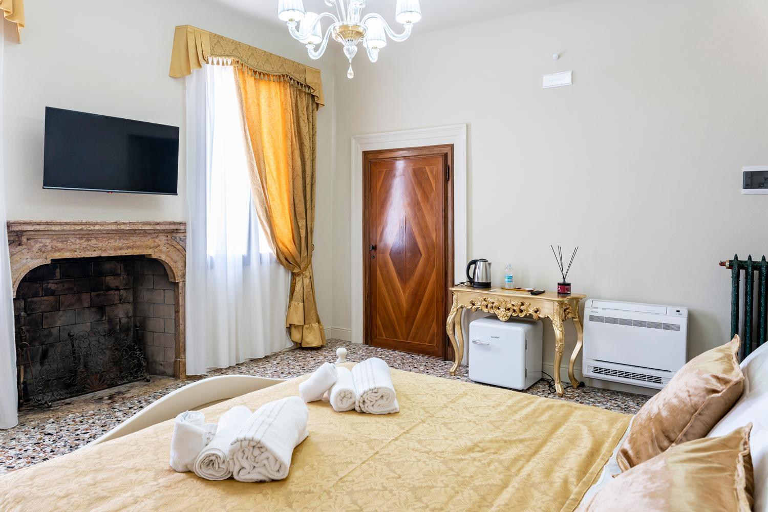 Palazzo Titti Rialto Suites Wenecja Zewnętrze zdjęcie
