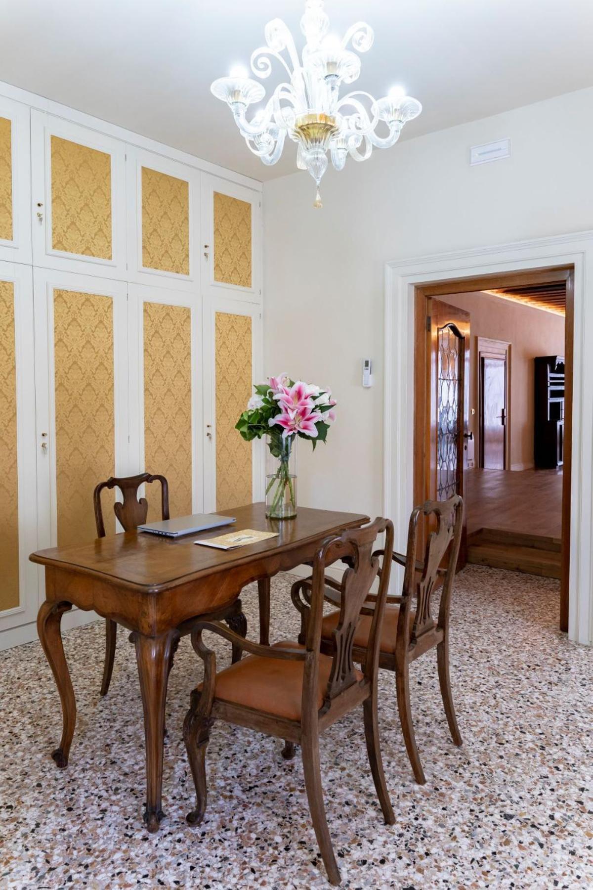 Palazzo Titti Rialto Suites Wenecja Zewnętrze zdjęcie