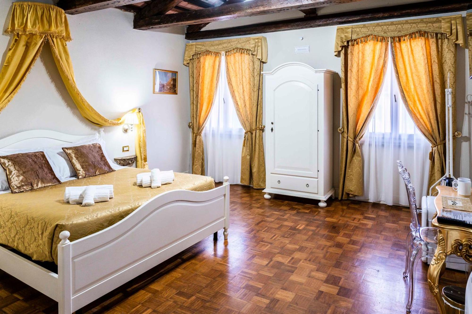 Palazzo Titti Rialto Suites Wenecja Zewnętrze zdjęcie