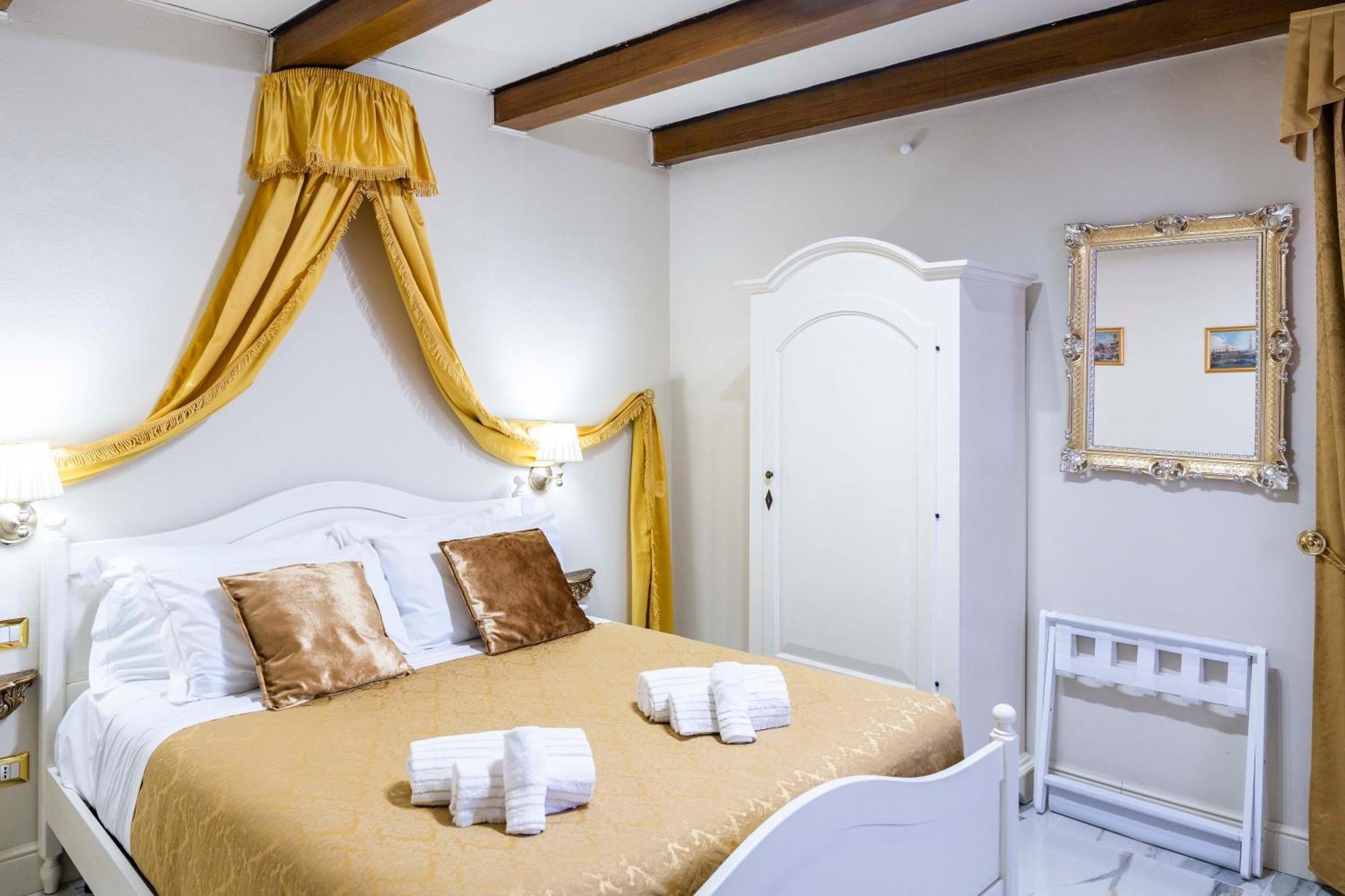 Palazzo Titti Rialto Suites Wenecja Zewnętrze zdjęcie