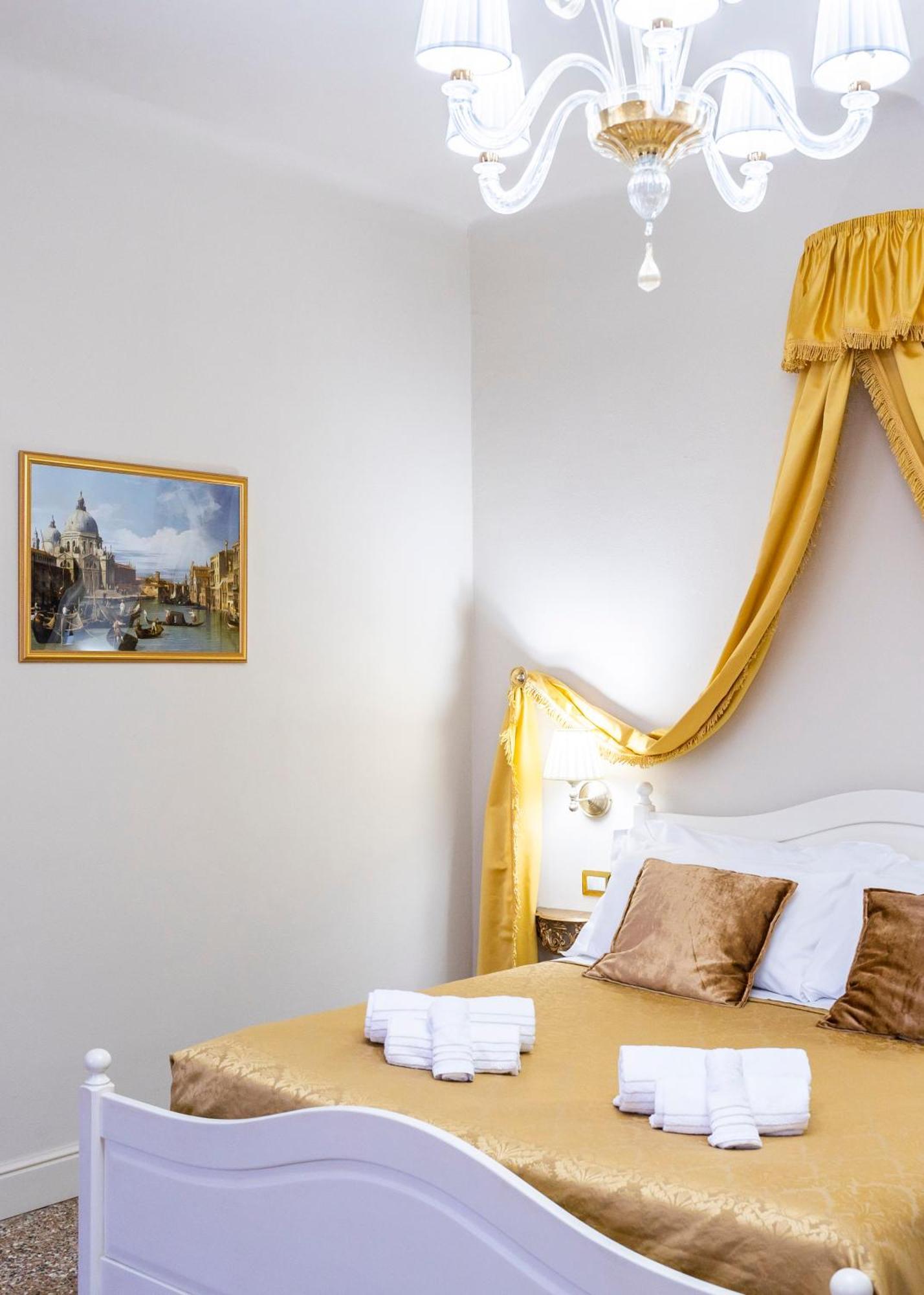Palazzo Titti Rialto Suites Wenecja Zewnętrze zdjęcie