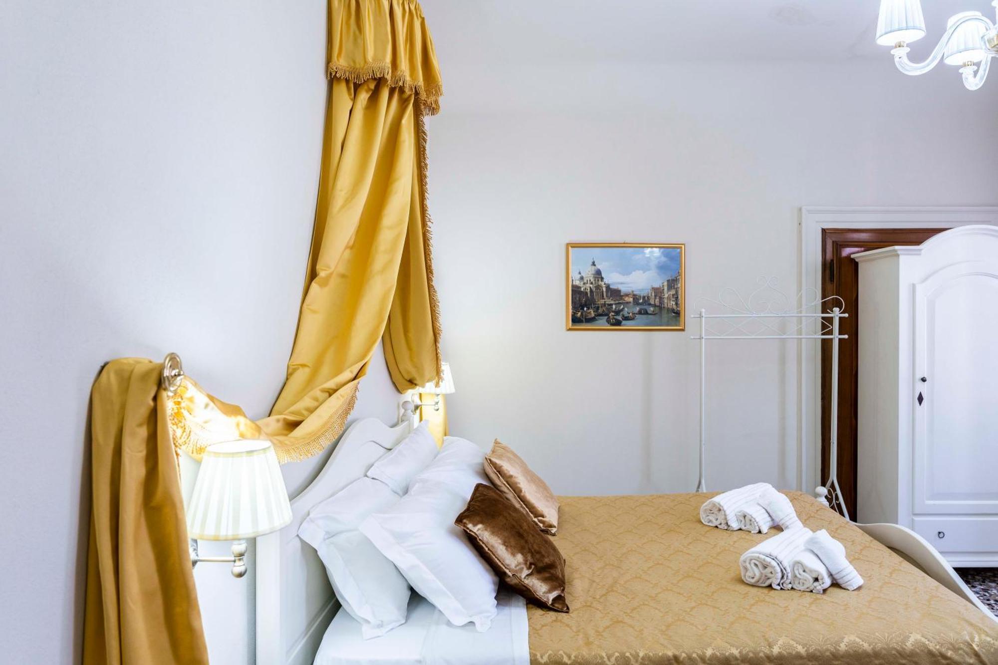 Palazzo Titti Rialto Suites Wenecja Zewnętrze zdjęcie