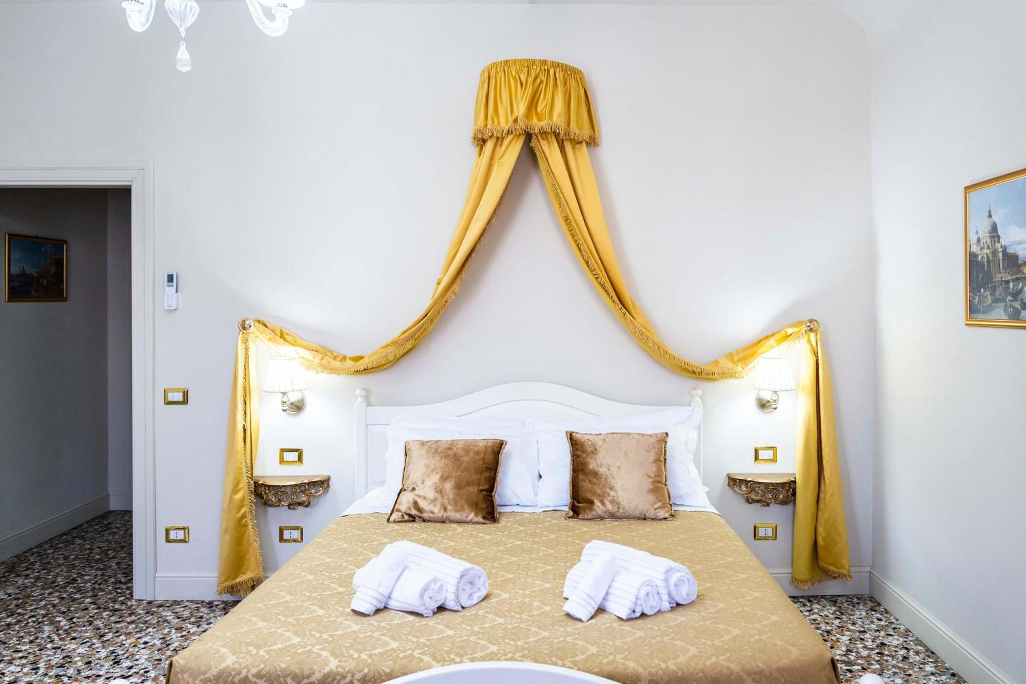 Palazzo Titti Rialto Suites Wenecja Zewnętrze zdjęcie