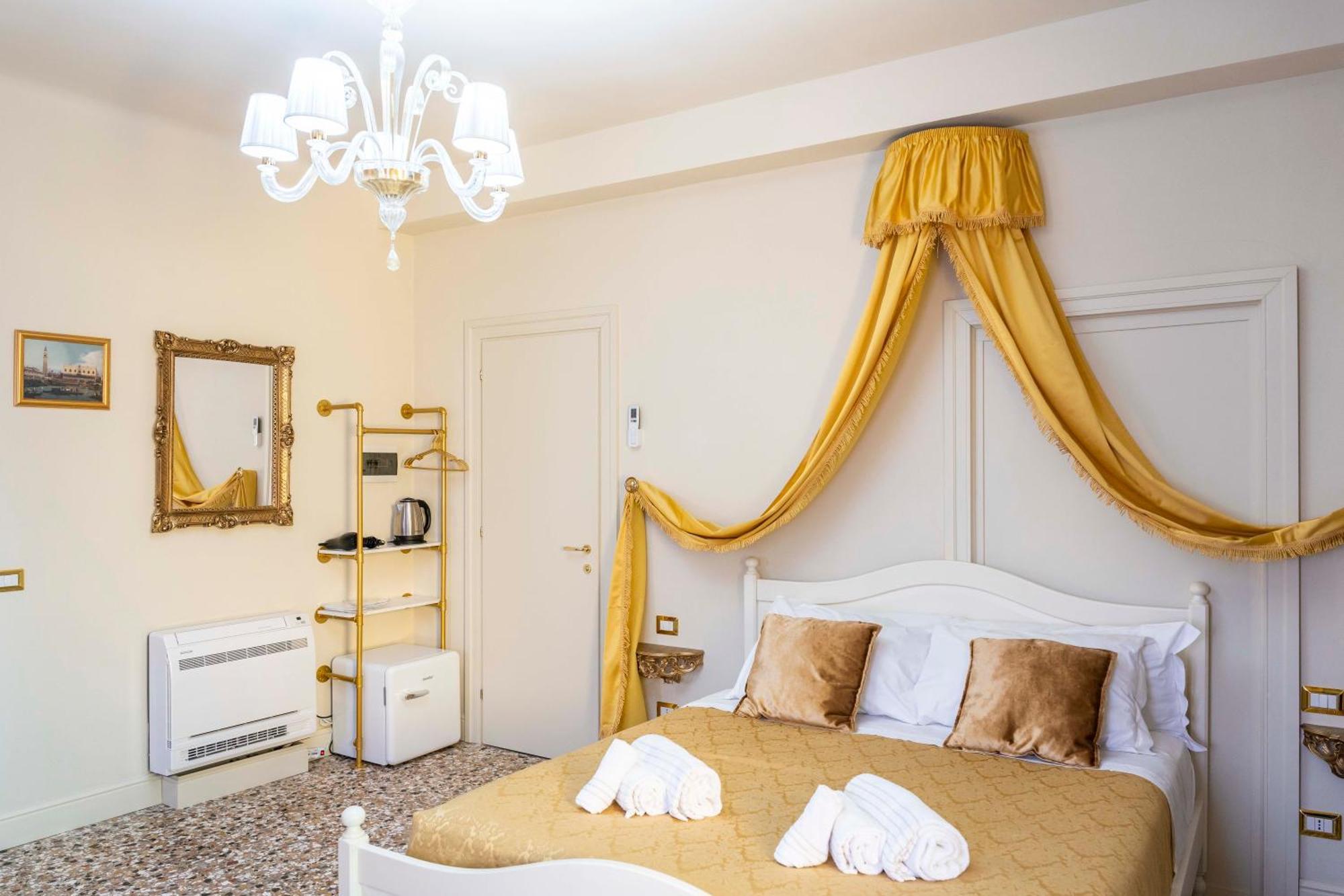 Palazzo Titti Rialto Suites Wenecja Zewnętrze zdjęcie