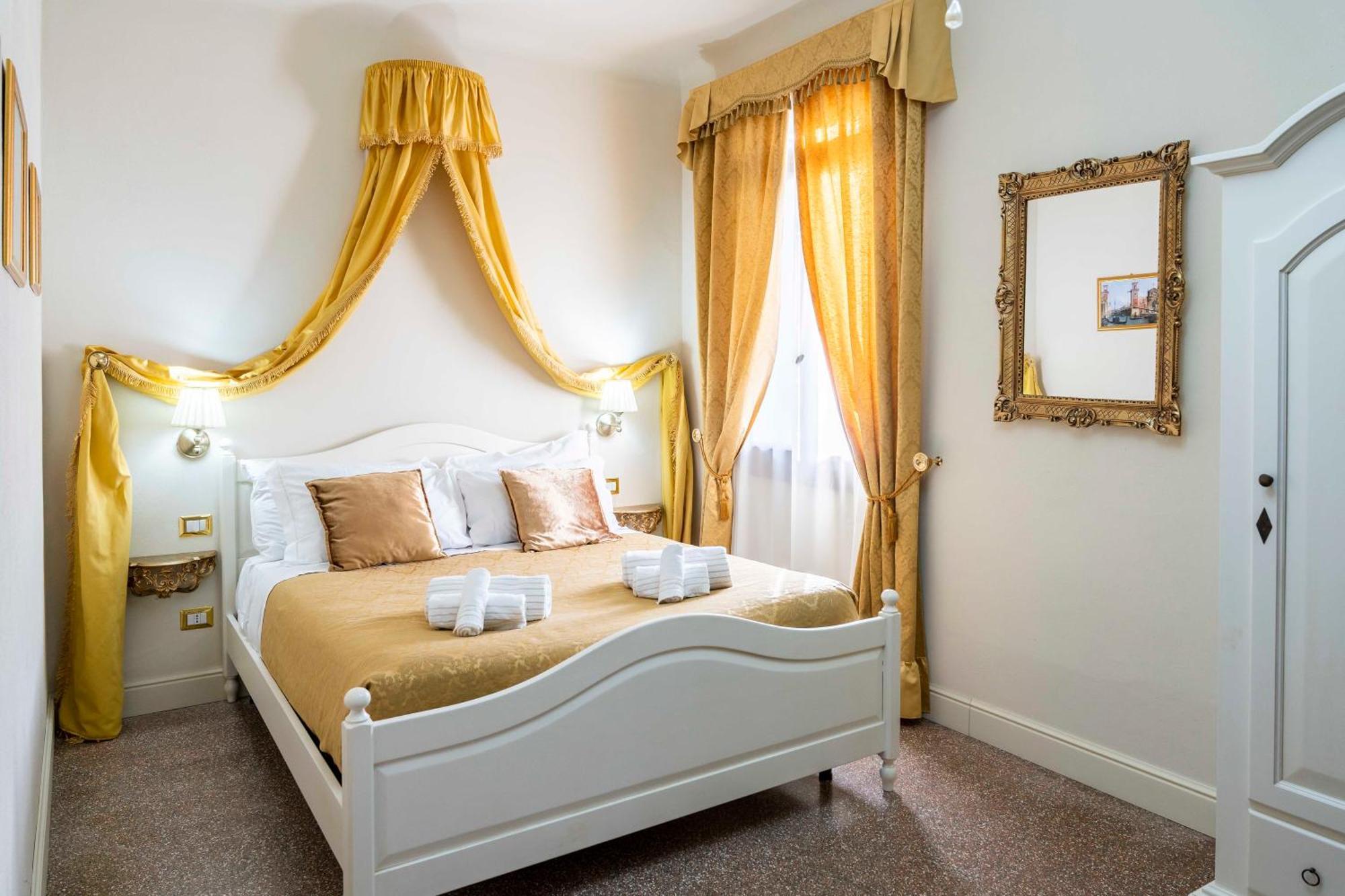 Palazzo Titti Rialto Suites Wenecja Zewnętrze zdjęcie